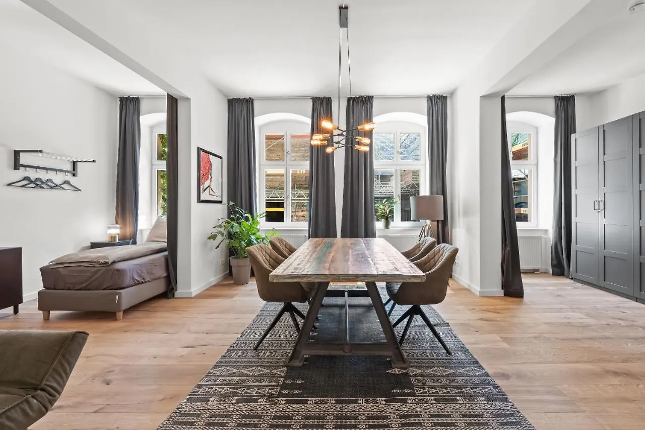 The Strassburger, Stylish 3 Bedroom Apartment In Downtown Berlin contacts