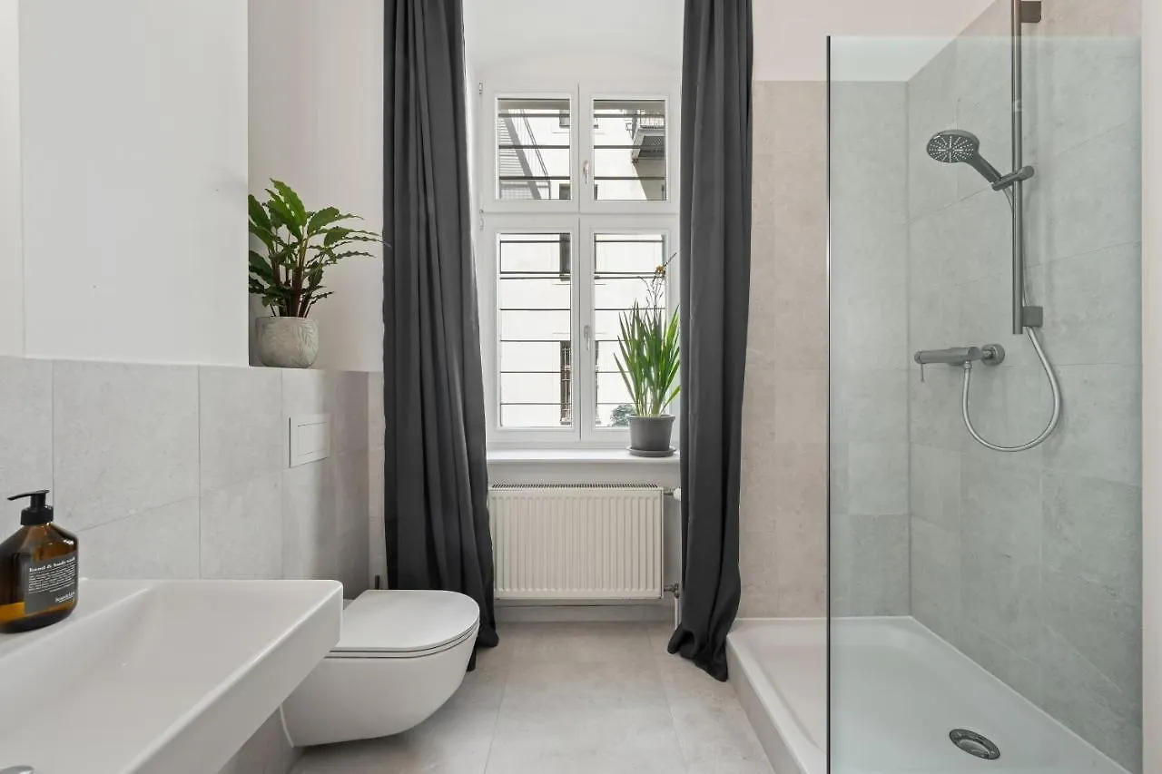 The Strassburger, Stylish 3 Bedroom Apartment In Downtown Berlin Germany
